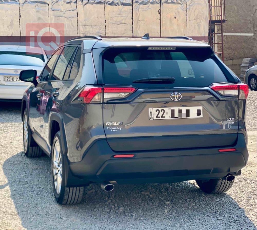 تۆیۆتا ڕاڤ 4